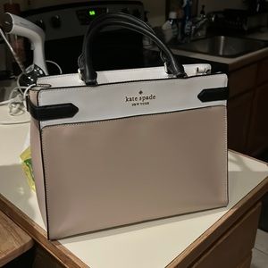 Amazing Kate Spade bag in almost perfect condition!